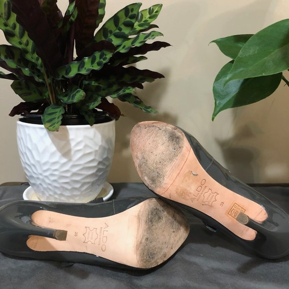 ALDO Grey Patent Mary Jane Pumps - Picture 6 of 6